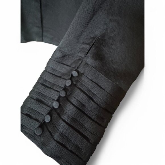 Express Textured Pleated Cuff Portofino Shirt – XL - Picture 3 of 5